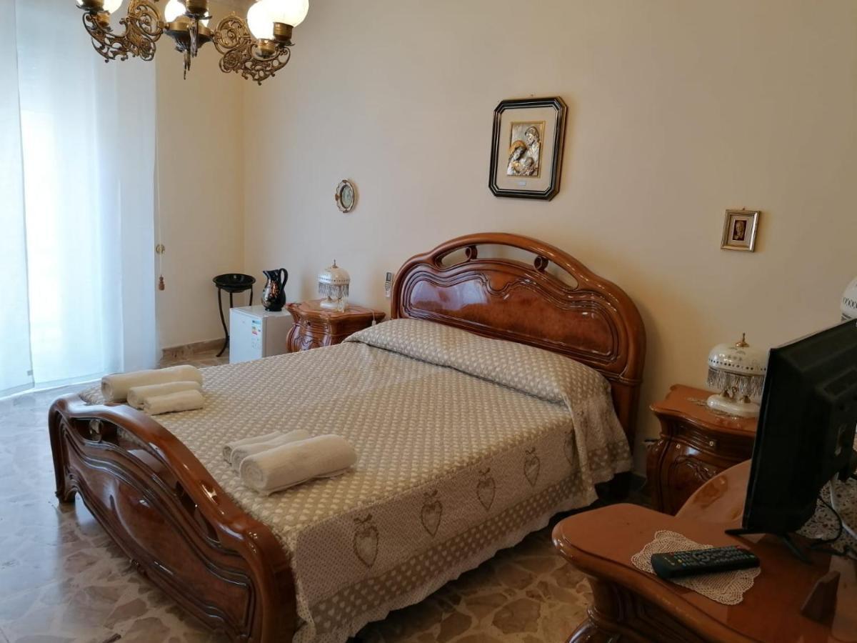 San Caloiru Home Naro Exterior photo